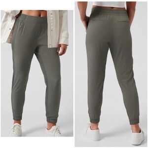 NWT Athleta Brooklyn Jogger in Mountain Olive Plus Size Size 26